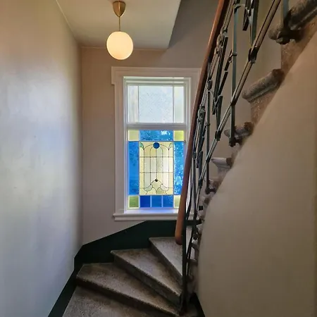Spacious Art Nouveau With Free Parking *
